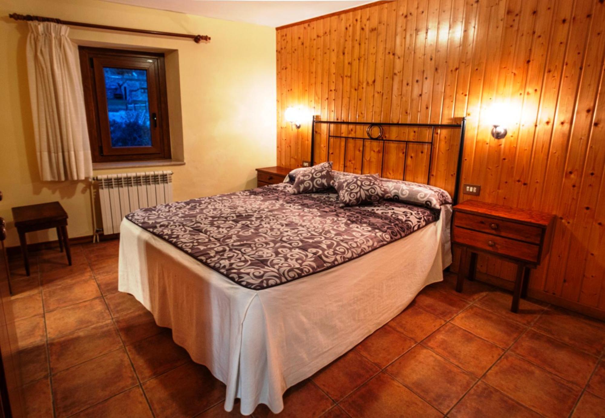 Can Tubau - Casa Rural - Apartaments Campelles Esterno foto