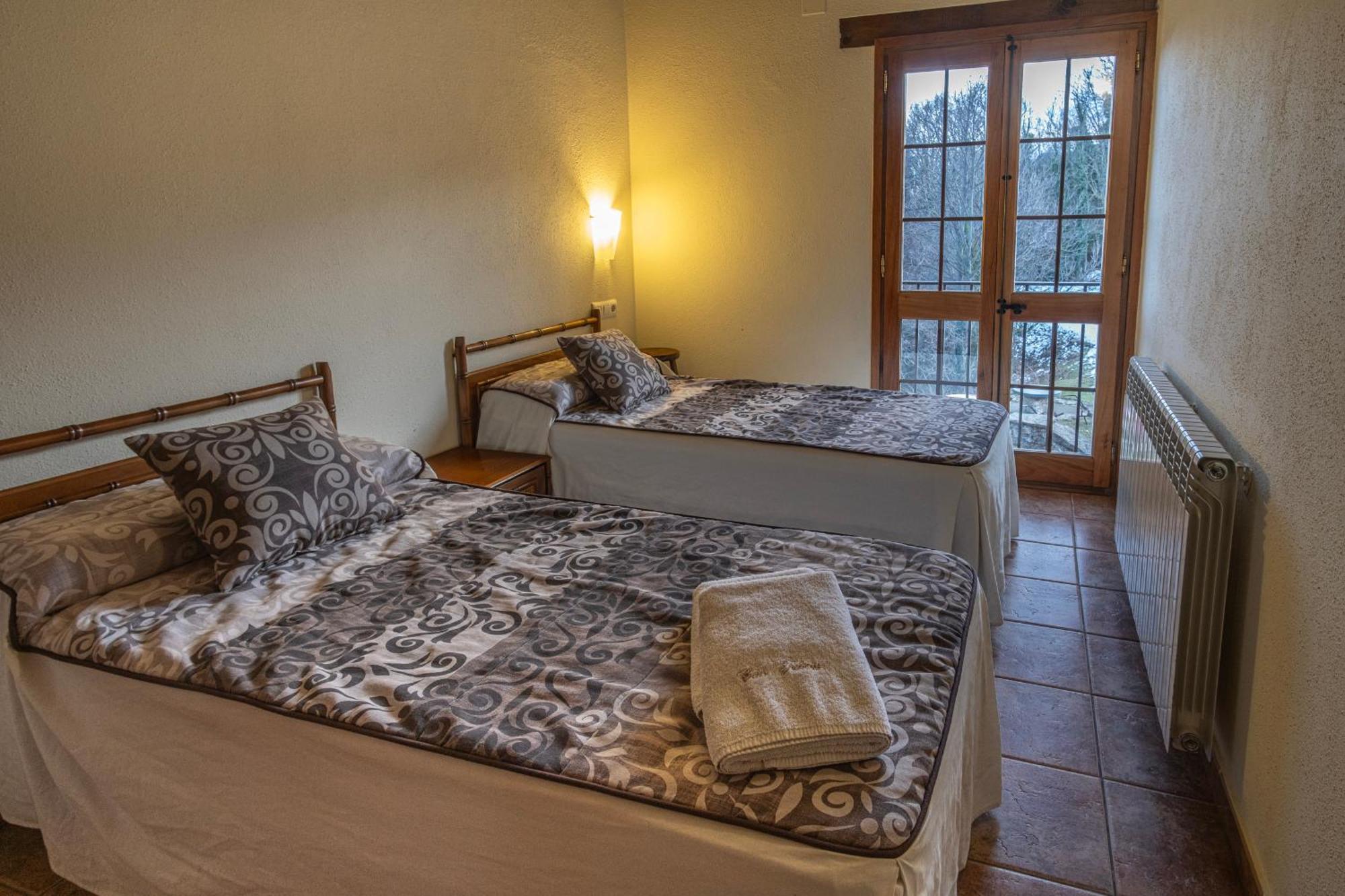 Can Tubau - Casa Rural - Apartaments Campelles Esterno foto