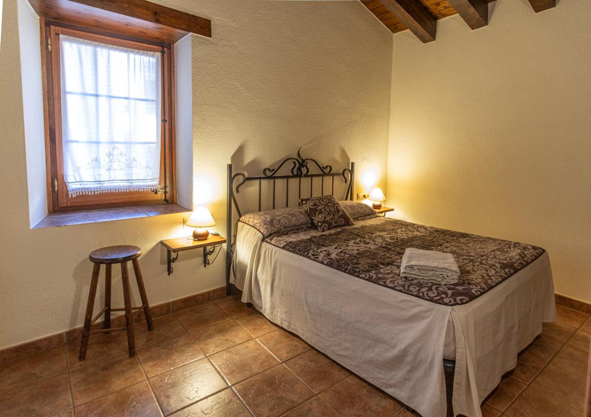 Can Tubau - Casa Rural - Apartaments Campelles Esterno foto