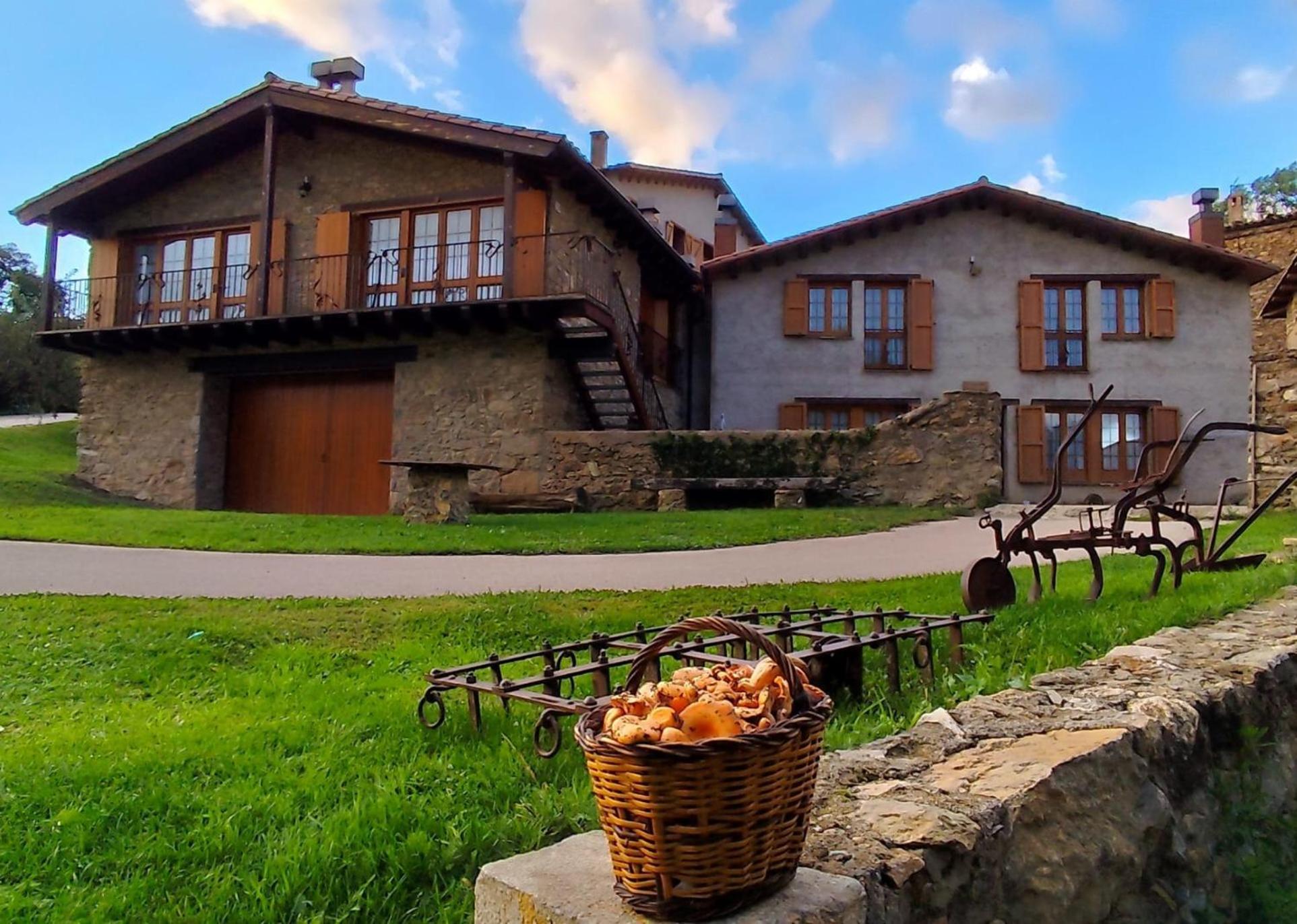 Can Tubau - Casa Rural - Apartaments Campelles Esterno foto