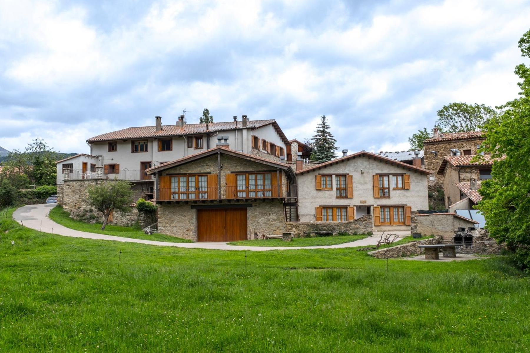 Can Tubau - Casa Rural - Apartaments Campelles Esterno foto