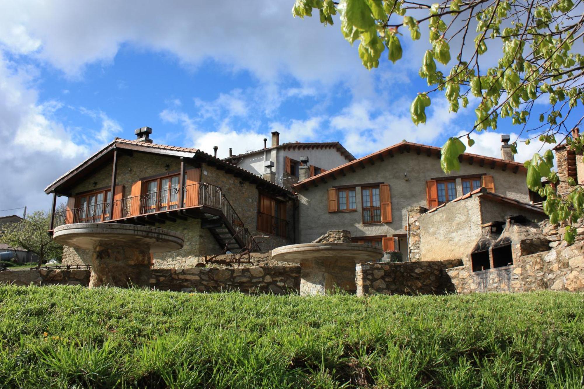 Can Tubau - Casa Rural - Apartaments Campelles Esterno foto