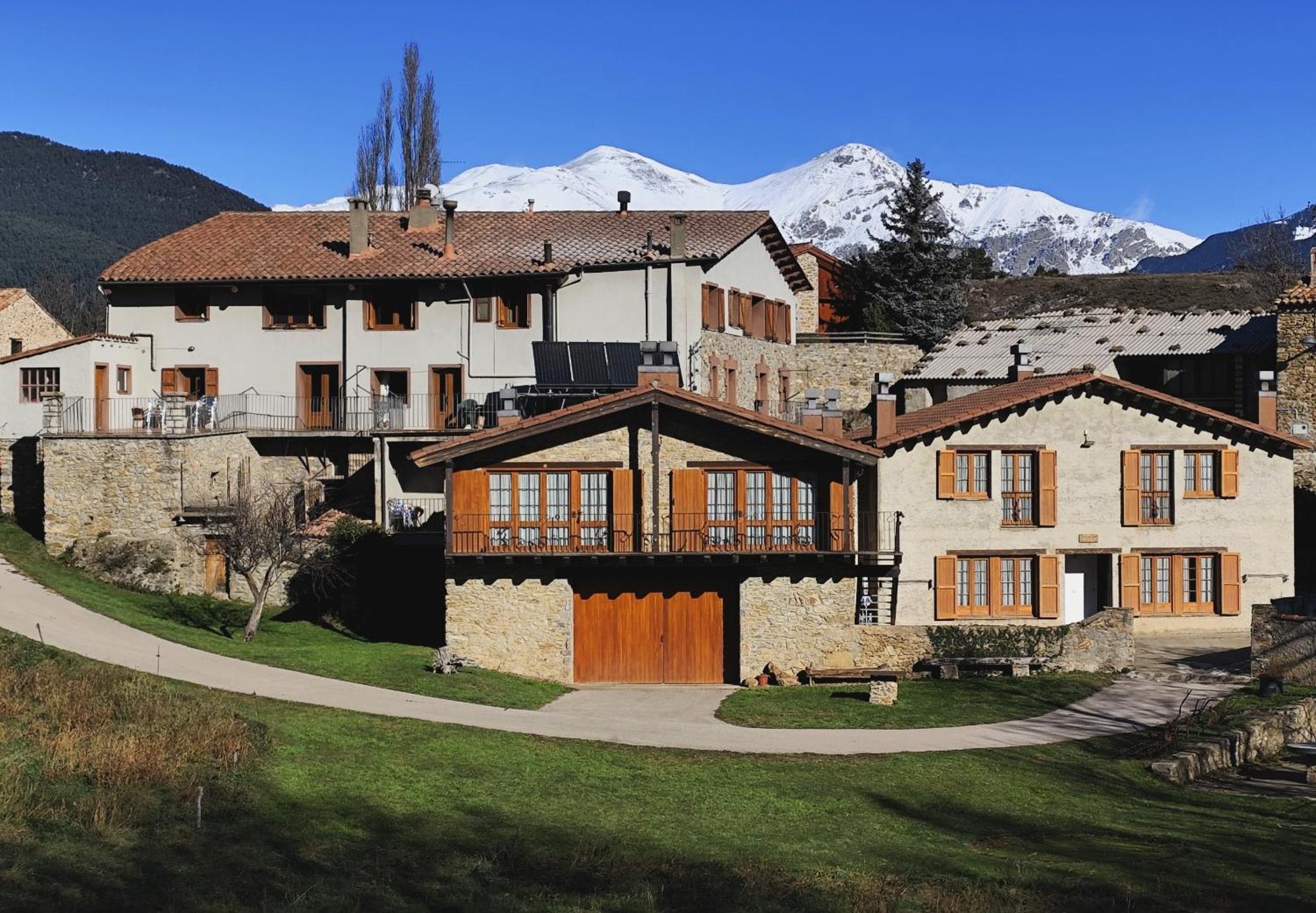 Can Tubau - Casa Rural - Apartaments Campelles Esterno foto